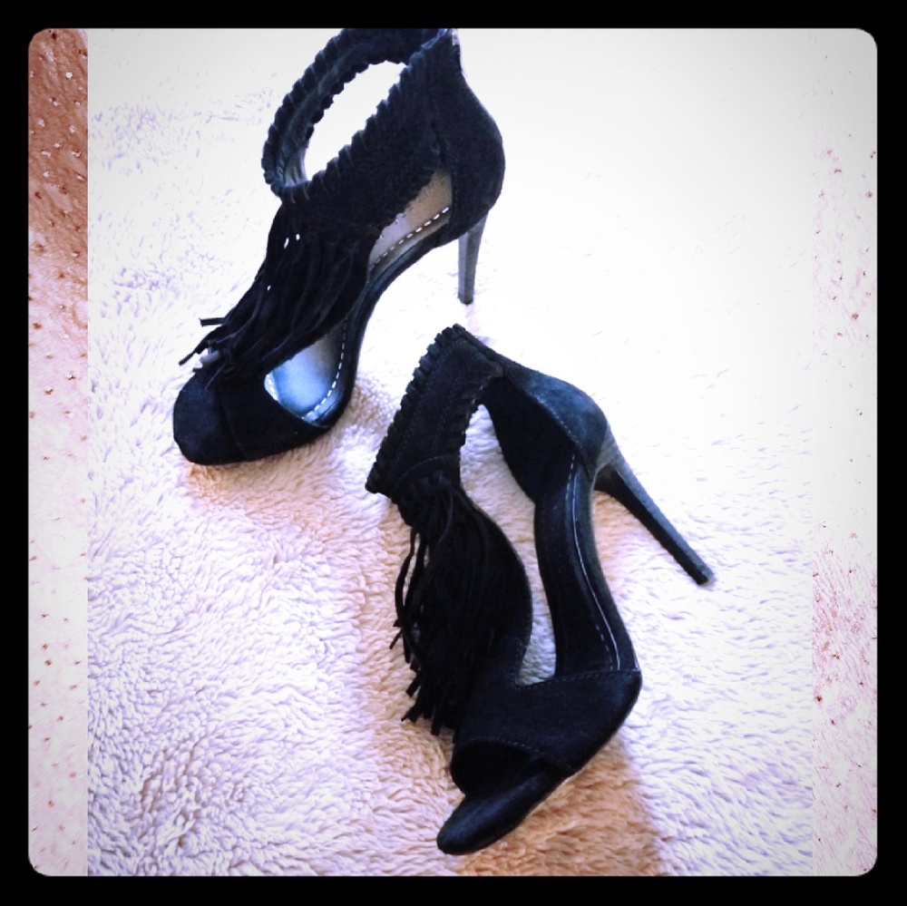 Authentic Chinese Laundry Fringe Heels